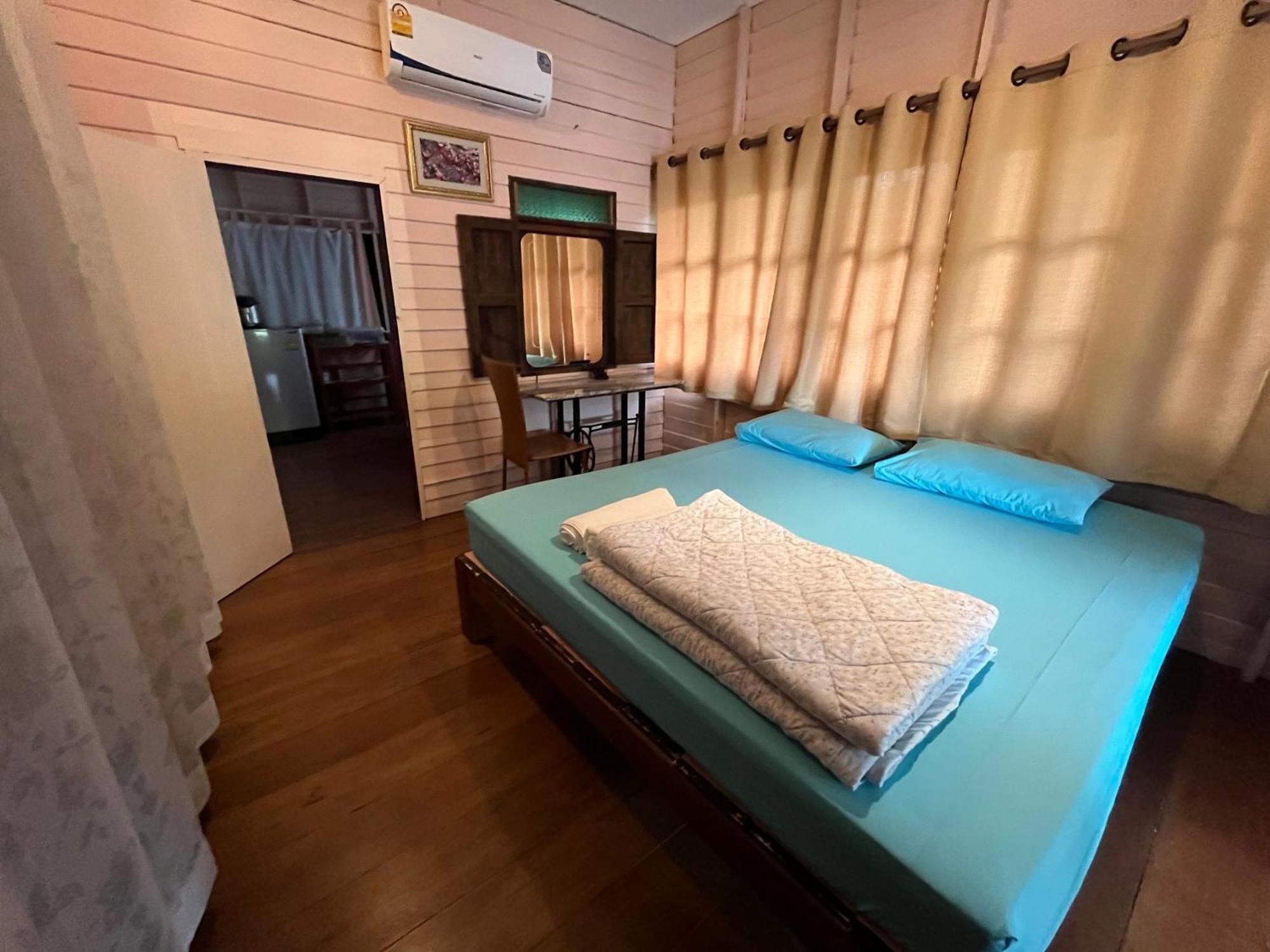 Krunou Baanpak Hotel Trat Bagian luar foto