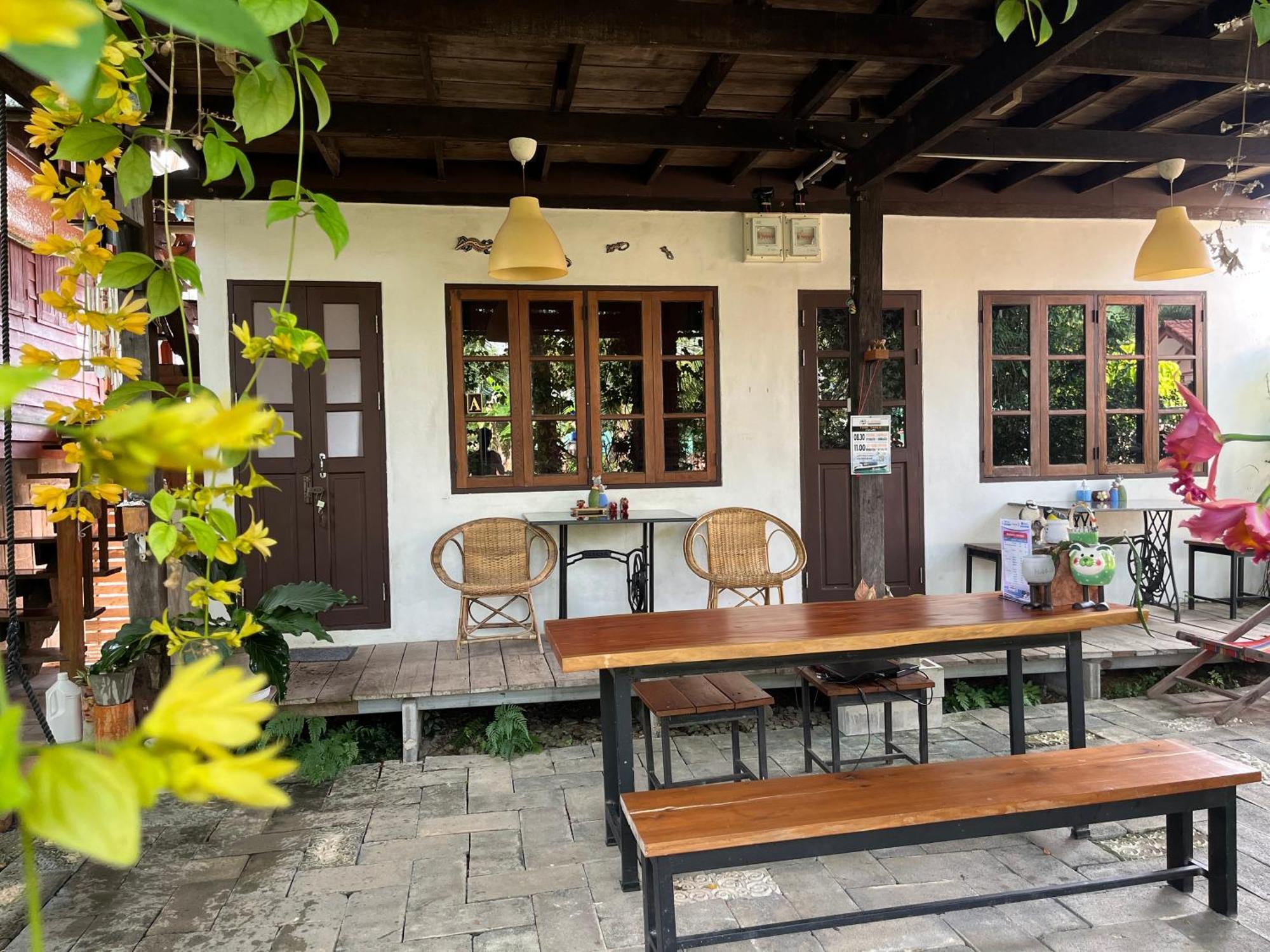 Krunou Baanpak Hotel Trat Bagian luar foto
