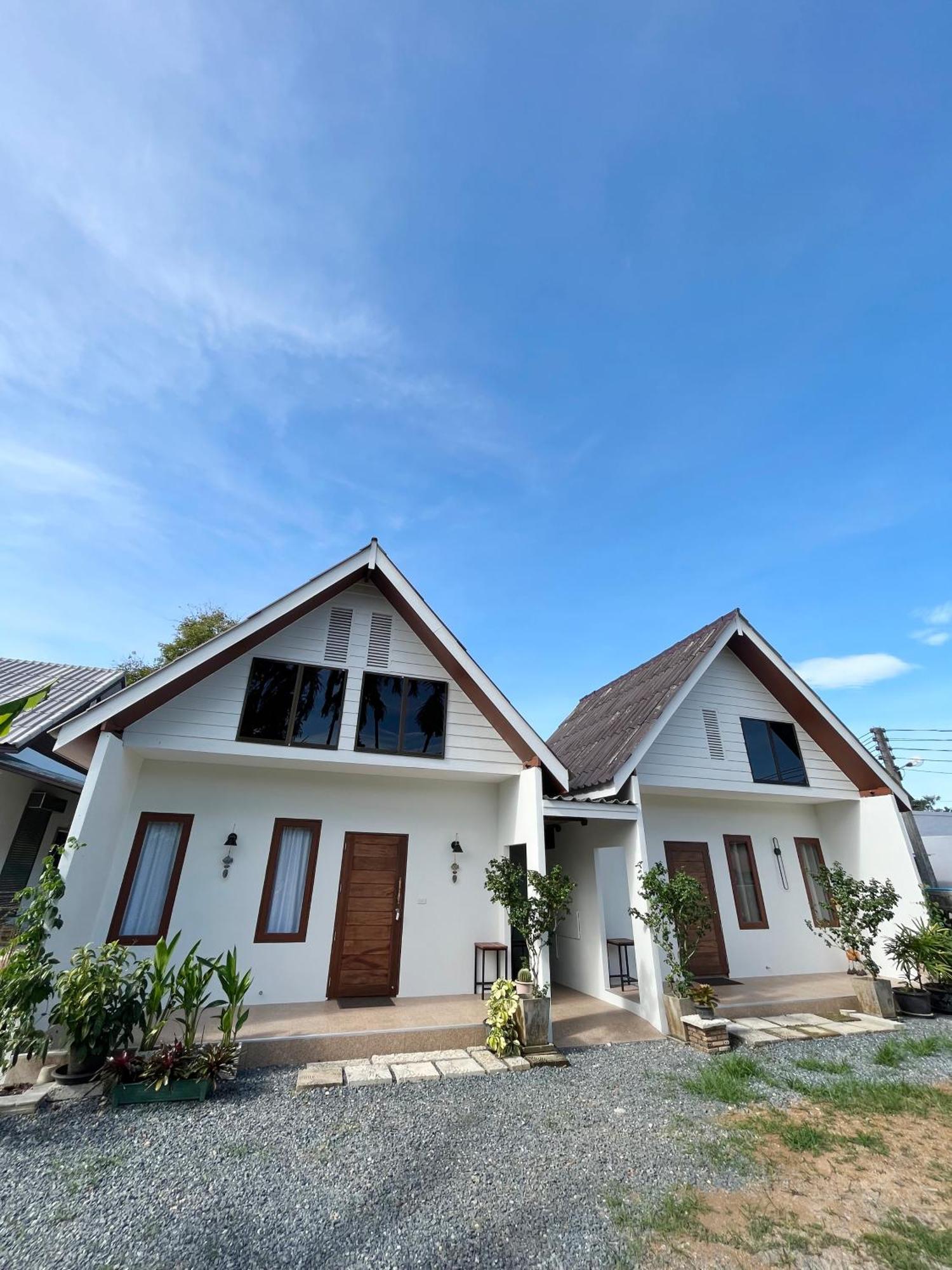 Krunou Baanpak Hotel Trat Bagian luar foto