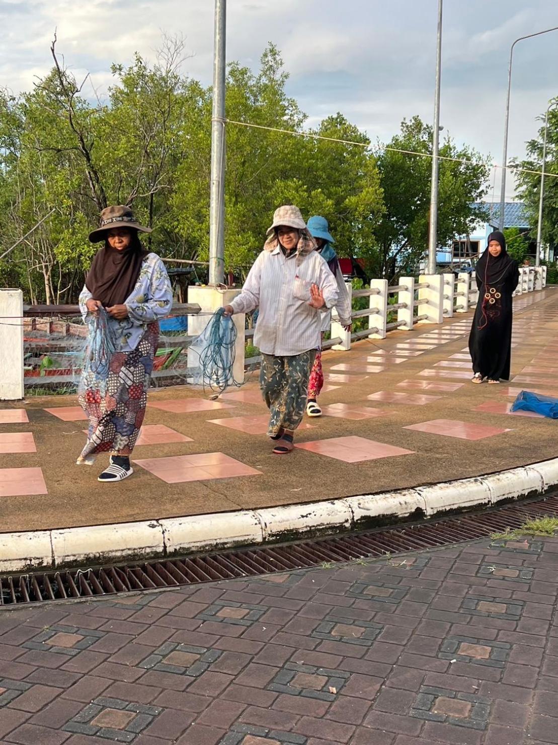 Krunou Baanpak Hotel Trat Bagian luar foto