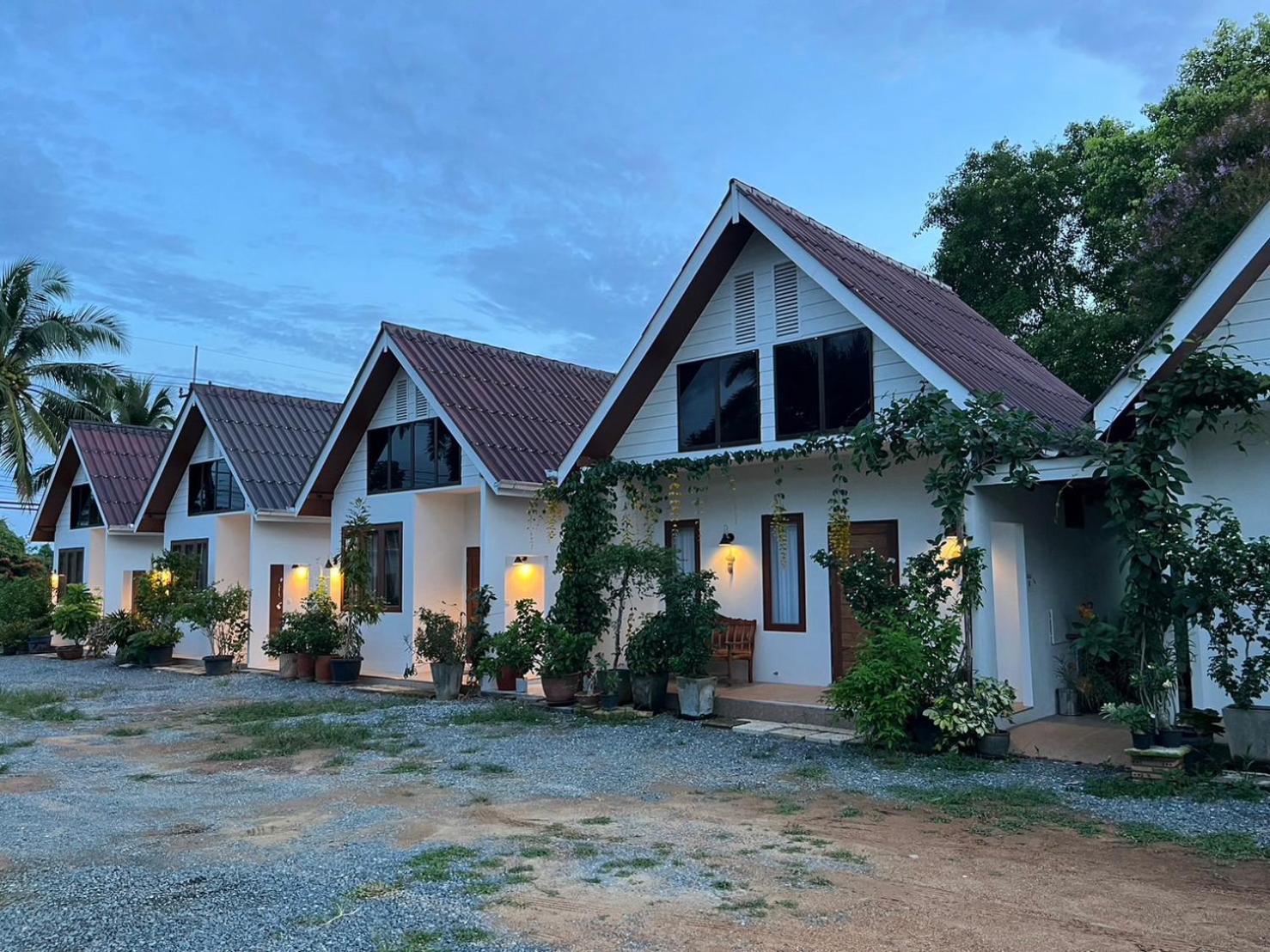 Krunou Baanpak Hotel Trat Bagian luar foto