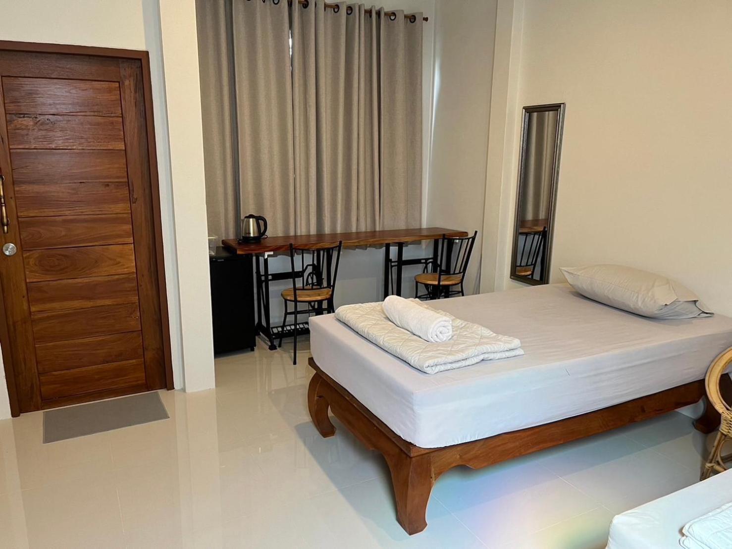 Krunou Baanpak Hotel Trat Bagian luar foto