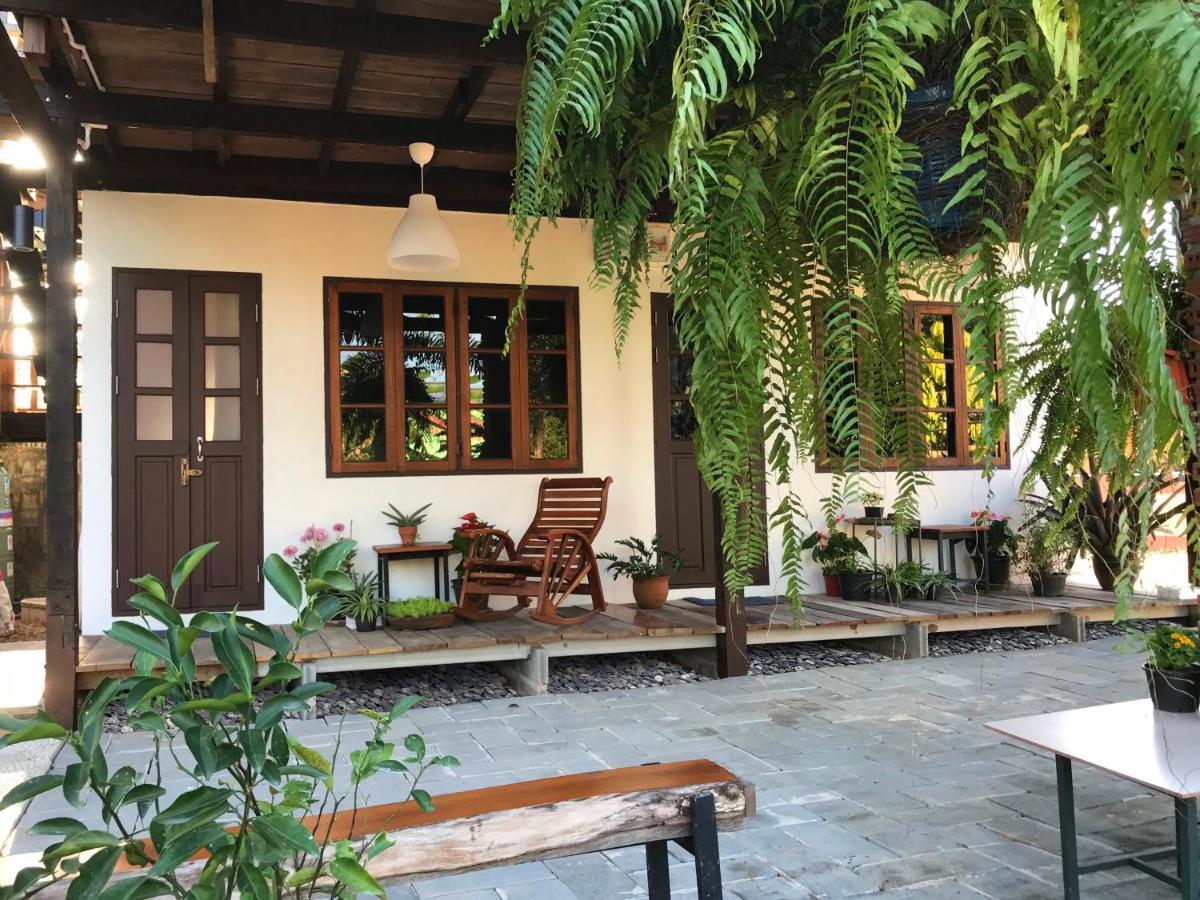 Krunou Baanpak Hotel Trat Bagian luar foto